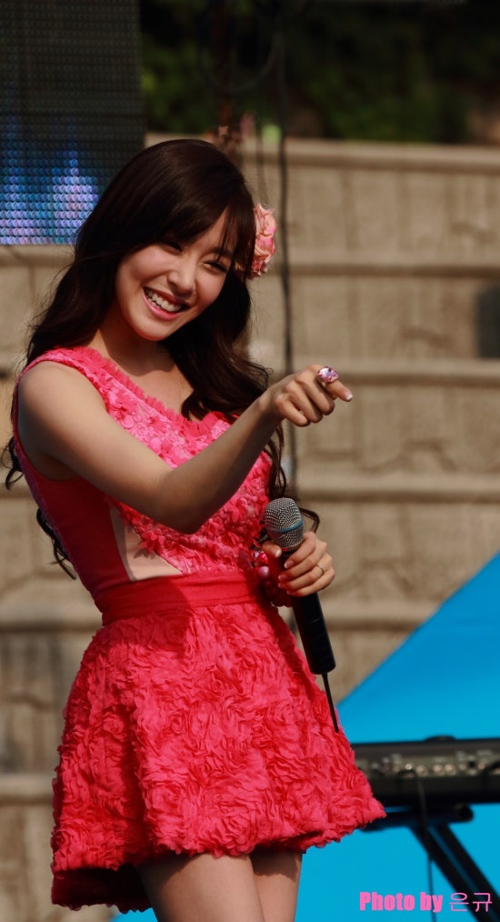 [PIC][25-05-2013]TaeTiSeo biểu diễn tại "Kyungbok Alumni Festival" ở trường THPT Kyungbok vào chiều nay IMG_1049