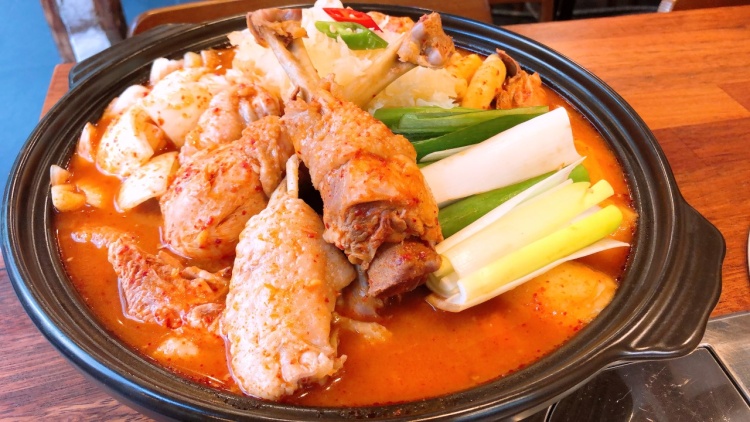 토종닭곰탕 이미지